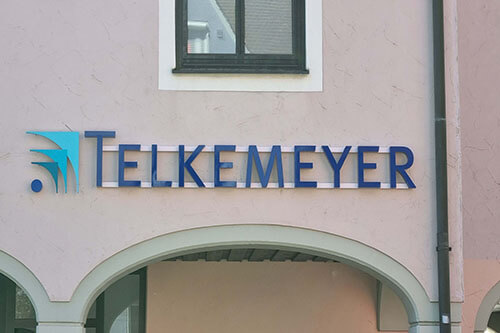 Fassadenbeschriftung - Firma Telkemeyer